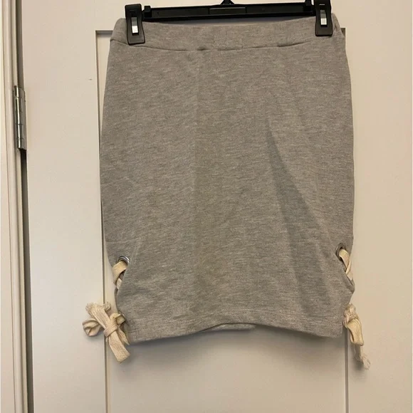 Gray Cotton Skirt with Ties - Picture 3 of 4